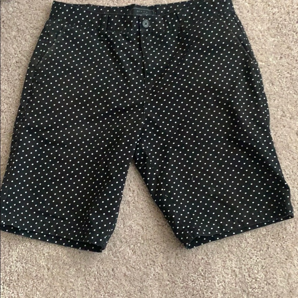 Men’s poka-dot shorts